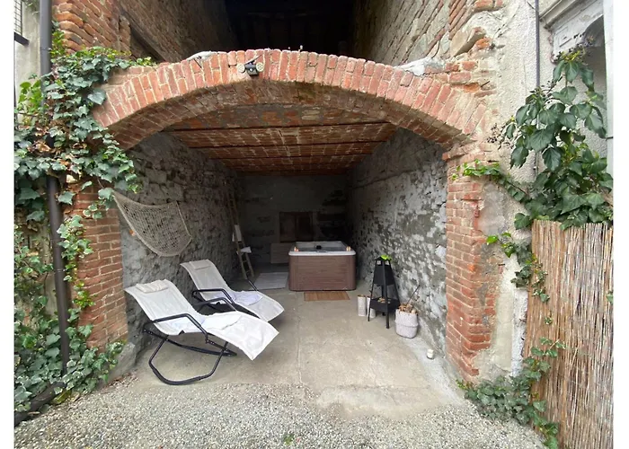 La Cascina Con Jacuzzi E Sauna By Halldis