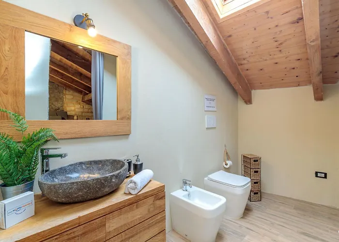 La Cascina Con Jacuzzi E Sauna By Halldis Villa