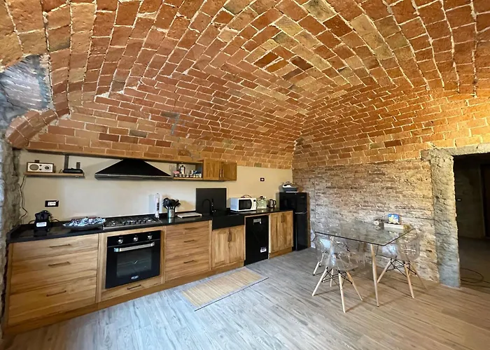 La Cascina Con Jacuzzi E Sauna By Halldis فيلة Ozzano Monferrato